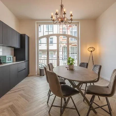 아파트 Beautiful Renovated In An Authentic Building 오스텐드