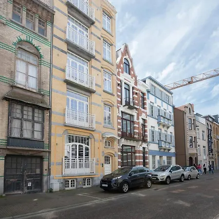 Beautiful Renovated In An Authentic Building Ostende